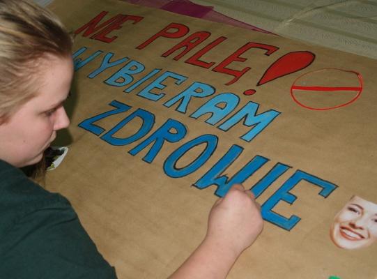 Modnie jest żyć bez papierosów