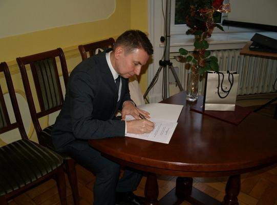 Podpisanie współpracy PCE z JW 4653