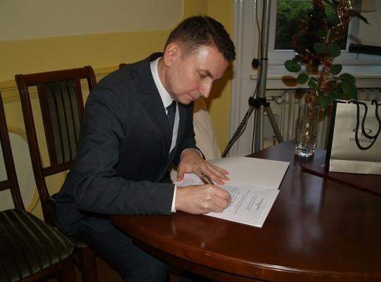 Podpisanie współpracy PCE z JW 4653