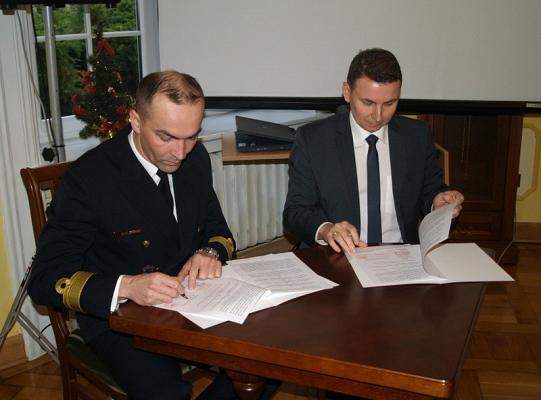 Podpisanie współpracy PCE z JW 4653