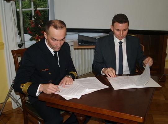 Podpisanie współpracy PCE z JW 4653