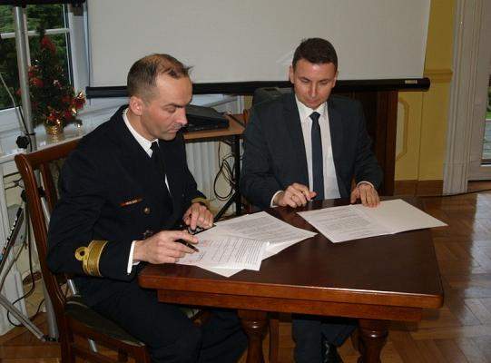 Podpisanie współpracy PCE z JW 4653