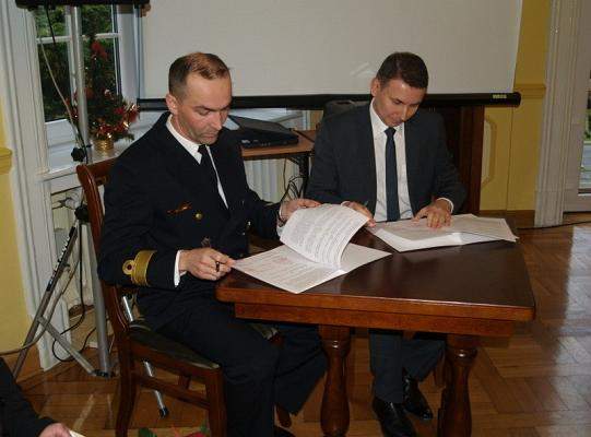 Podpisanie współpracy PCE z JW 4653