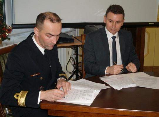 Podpisanie współpracy PCE z JW 4653