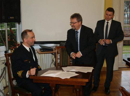 Podpisanie współpracy PCE z JW 4653