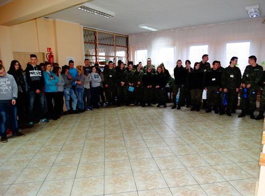 Nagrodzeni za wzorowe uczęszczanie do szkoły  i pochwaleni za  dobre oceny