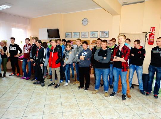 Nagrodzeni za wzorowe uczęszczanie do szkoły  i pochwaleni za  dobre oceny