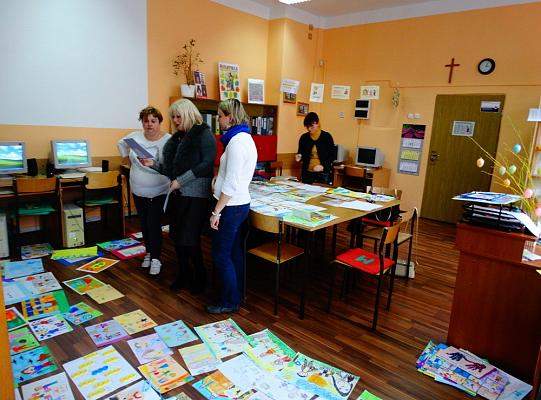 Jak komisja obradowała nad pracami -  „Tacy sami…  Autyzm” - obchody w 2016 roku