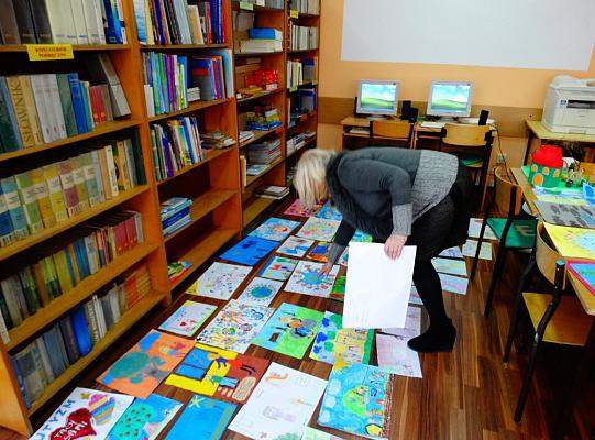 Jak komisja obradowała nad pracami -  „Tacy sami…  Autyzm” - obchody w 2016 roku