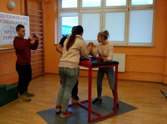 Zobacz - Armwrestling w PCE