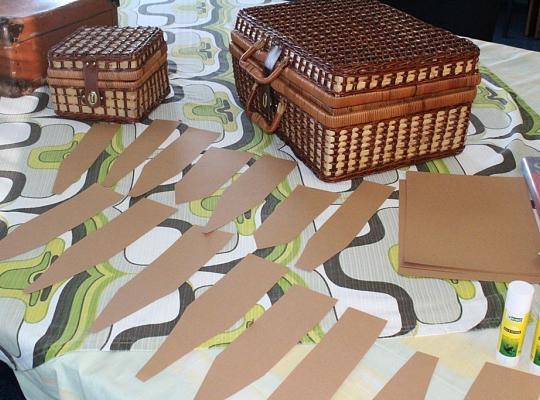 Ubieramy  bibliotekę PCE-ZSP w  modne  męskie krawaty!