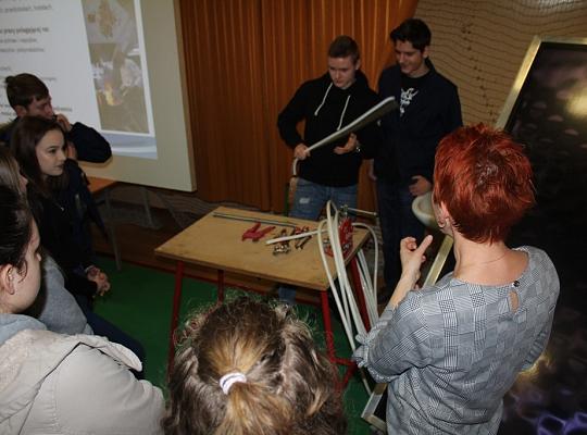 Budujemy, odnawiamy energetykę i promujemy styl wojskowy. Targi  i branding w PCE.