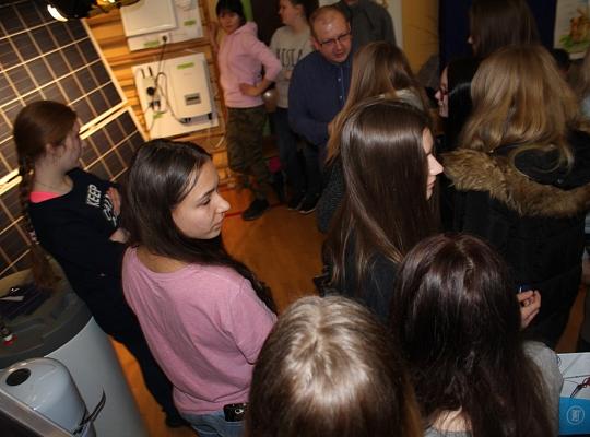 Budujemy, odnawiamy energetykę i promujemy styl wojskowy. Targi  i branding w PCE.