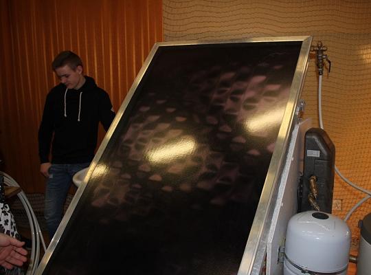 Budujemy, odnawiamy energetykę i promujemy styl wojskowy. Targi  i branding w PCE.