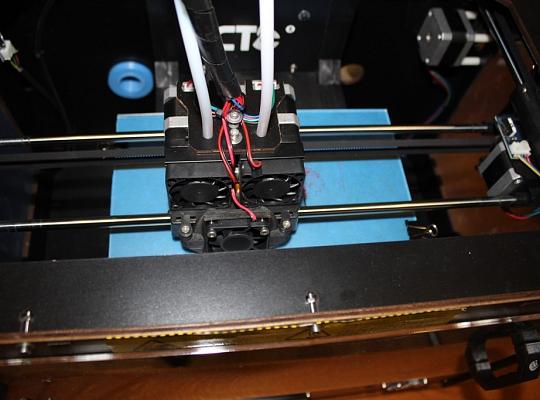 Budujemy, odnawiamy energetykę i promujemy styl wojskowy. Targi  i branding w PCE.