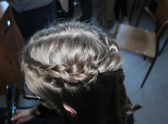 Oceń prezentację modnych fryzur. Zobacz projekty uczniowskie.