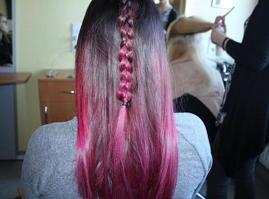 Oceń prezentację modnych fryzur. Zobacz projekty uczniowskie.