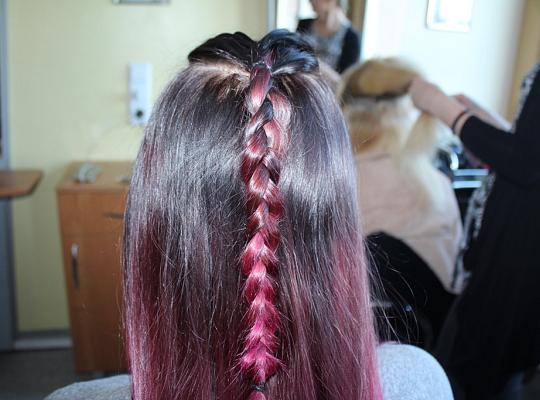 Oceń prezentację modnych fryzur. Zobacz projekty uczniowskie.