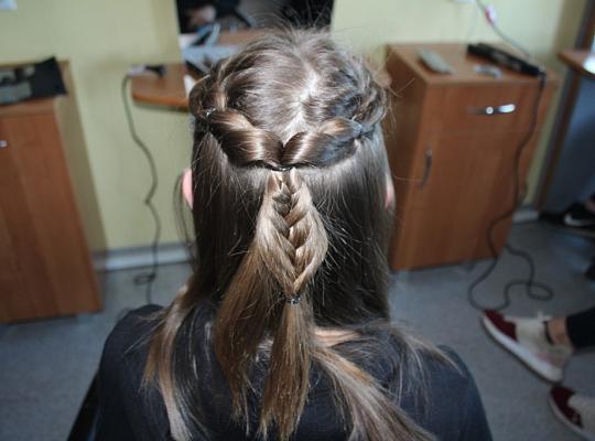 Oceń prezentację modnych fryzur. Zobacz projekty uczniowskie.