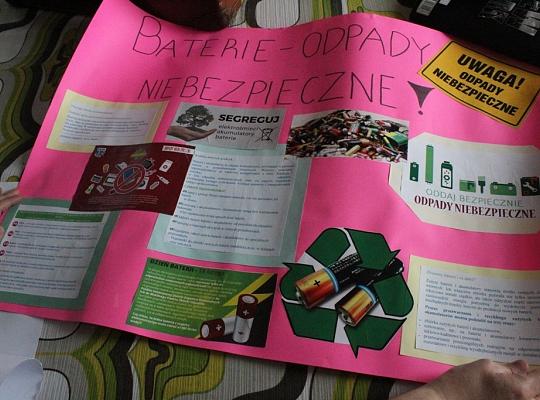 Czy wiesz, że jedna mała bateria może stworzyć zagrożenie?