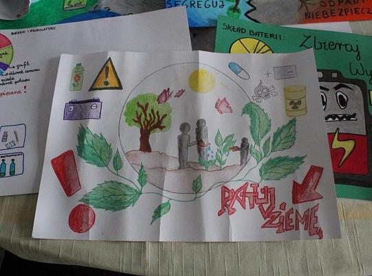 Czy wiesz, że jedna mała bateria może stworzyć zagrożenie?