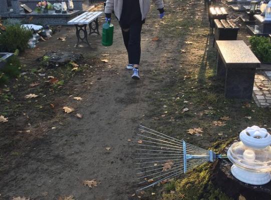 Czas pomyśleć o zmarłych z klasą 3 TDg