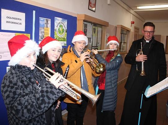 Odwiedziny św. Mikołaja i Jego pomocników w PCE
