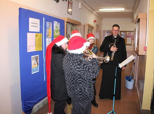 Odwiedziny św. Mikołaja i Jego pomocników w PCE