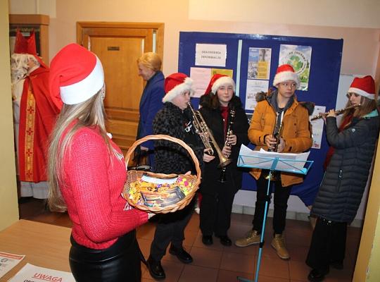 Odwiedziny św. Mikołaja i Jego pomocników w PCE