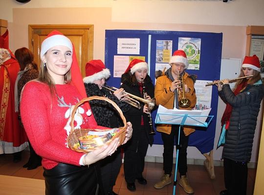 Odwiedziny św. Mikołaja i Jego pomocników w PCE