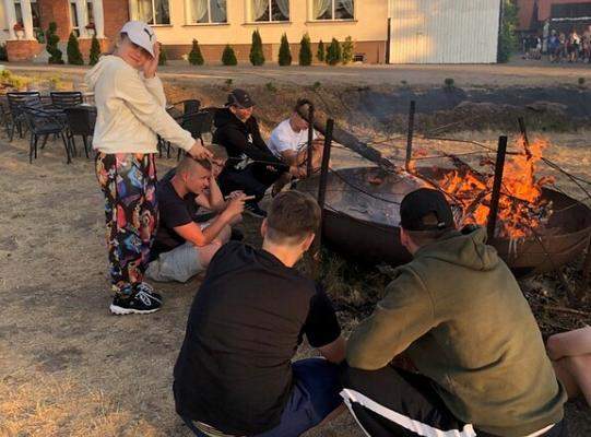 Klasa 2Tla  na biwaku  w  Załakowie