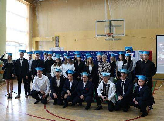 Pożegnanie absolwentów Technikum i LO dla dorosłych w PCE