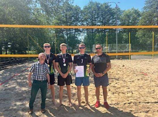 Piłka siatkowa plażowa chłopców z PCE