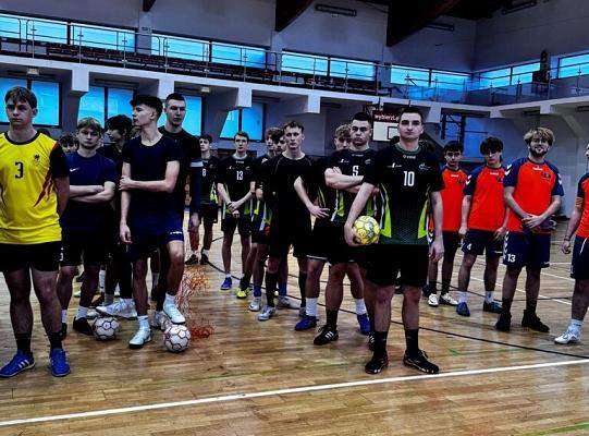 DZIEWCZĘTA Z PCE NAJLEPSZE! MISTRZYNIE POWIATU W FUTSALU DZIEWCZĄT!