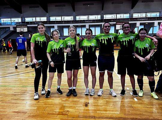 DZIEWCZĘTA Z PCE NAJLEPSZE! MISTRZYNIE POWIATU W FUTSALU DZIEWCZĄT!