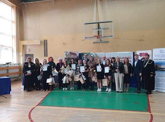Uczennice PCE wśród laureatów konkursu