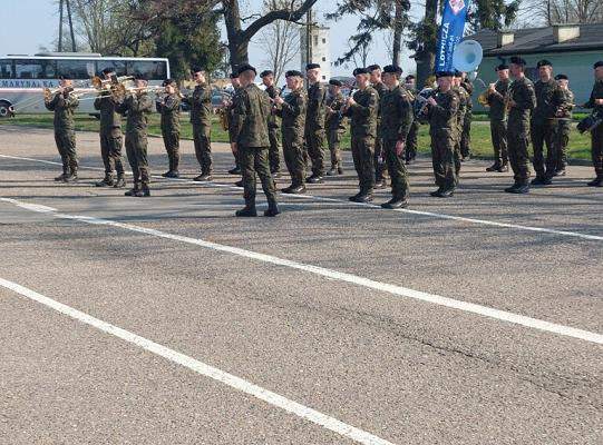 3 miejsce naszych uczniów w wojewódzkim przeglądzie musztry klas wojskowych