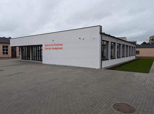 Zapraszamy na kursy kwalifikacyjne dla osób dorosłych w PCE w roku szkolnym 2025-2026!