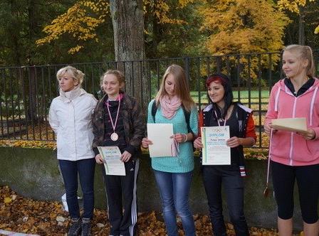 Uczniowie Powiatowego Centrum Edukacyjnego ZSP w Lęborku , II liceum Ogólnokształcącego oraz Zespołu Szkół Gospodarki Żywienia Ii Agrobiznesu zwycięzcami Indywidualnych Biegów Przełajowych