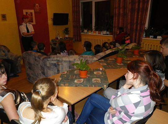 Pogadanka z policjantką w internacie