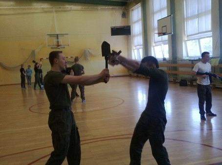 Zajęcia z walki wręcz w PCE