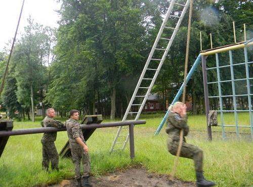Podsumowanie edukacji wojskowej- szkolenie na ośrodku poligonowym